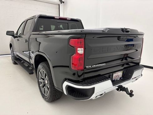 Used 2025 Chevrolet Silverado 1500 LT AWD/4WD image 19