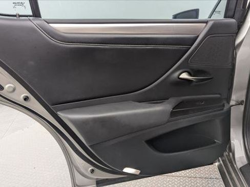 Used 2019 Lexus ES 350 F Sport w/ Accessory Package 2 image 16