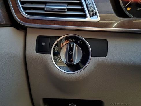 Used 2014 Mercedes-Benz E 350 Sedan image 14