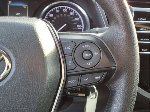 Used 2019 Toyota Camry LE image 13