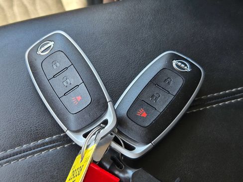 Used 2025 Nissan Pathfinder S FWD image 34