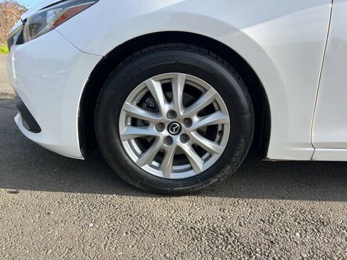 Used 2015 MAZDA MAZDA3 i Sport image 27