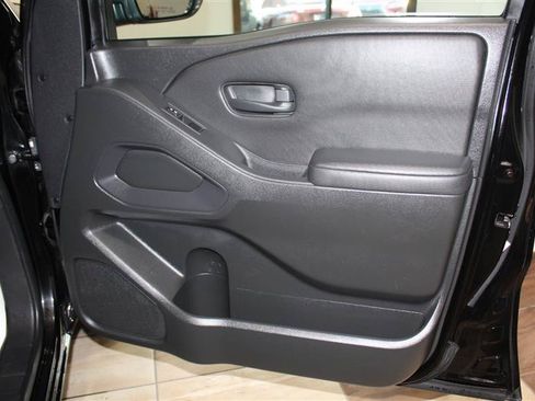 Used 2023 Nissan Frontier S AWD/4WD image 30