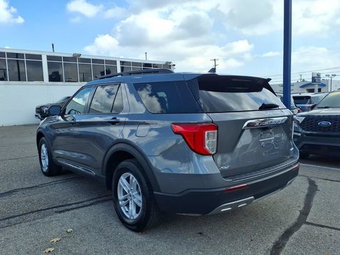 Used 2024 Ford Explorer XLT w/ Equipment Group 202A AWD/4WD image 9