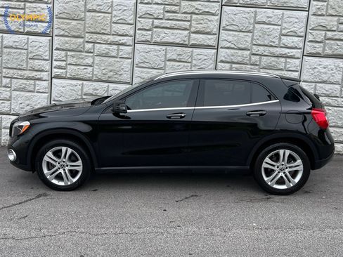 Used 2019 Mercedes-Benz GLA 250 4MATIC w/ Premium Package image 7