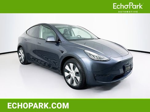 Used 2022 Tesla Model Y Long Range AWD/4WD image 1