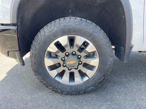 Certified 2022 Chevrolet Silverado 2500 Custom w/ Custom Convenience Package AWD/4WD image 6