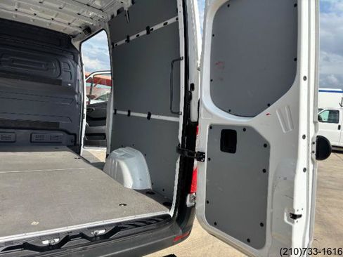 Used 2025 Mercedes-Benz Sprinter 2500 image 25