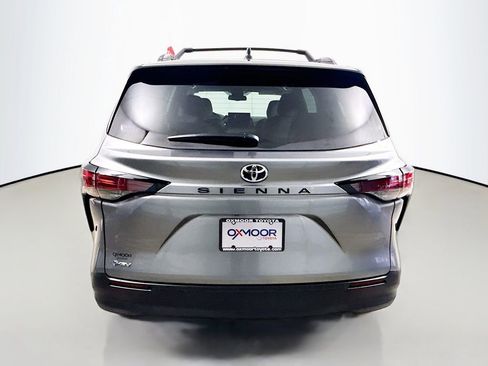 Certified 2026 Toyota Sienna LE image 6