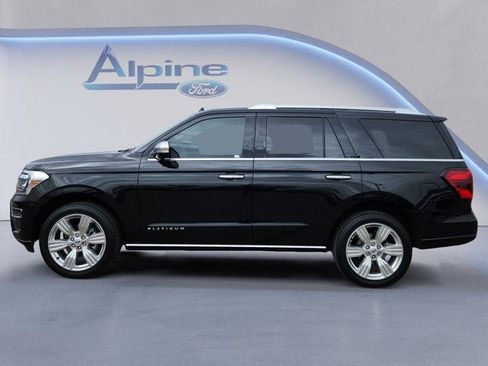 Used 2023 Ford Expedition Platinum image 2