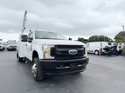 Used 2018 Ford F350 XL w/ Power Equipment Group AWD/4WD image 3