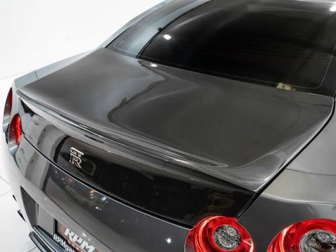 Used 2010 Nissan GT-R Premium image 13