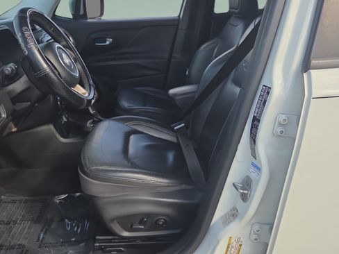 Used 2016 Jeep Renegade Limited FWD image 9
