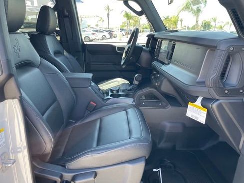 New 2026 Ford Bronco Badlands w/ Sasquatch Package AWD/4WD image 25