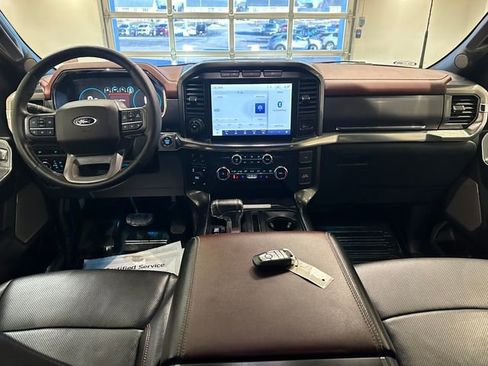 Used 2022 Ford F150 Lariat image 9