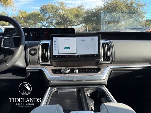 New 2026 Ford Expedition Platinum image 21