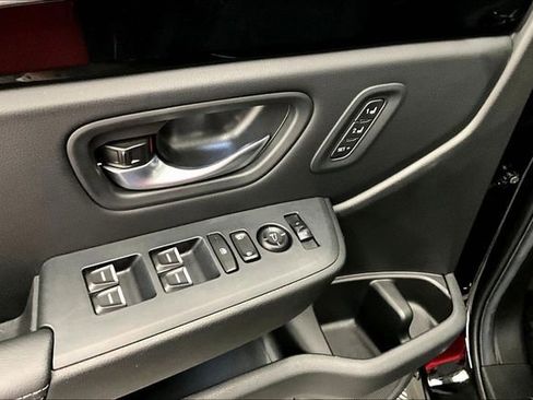 Used 2025 Honda Pilot Touring image 33