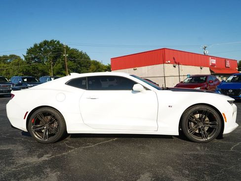 Used 2017 Chevrolet Camaro SS RWD image 3