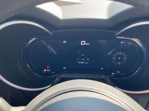 Used 2024 Alfa Romeo Stelvio Sprint image 3