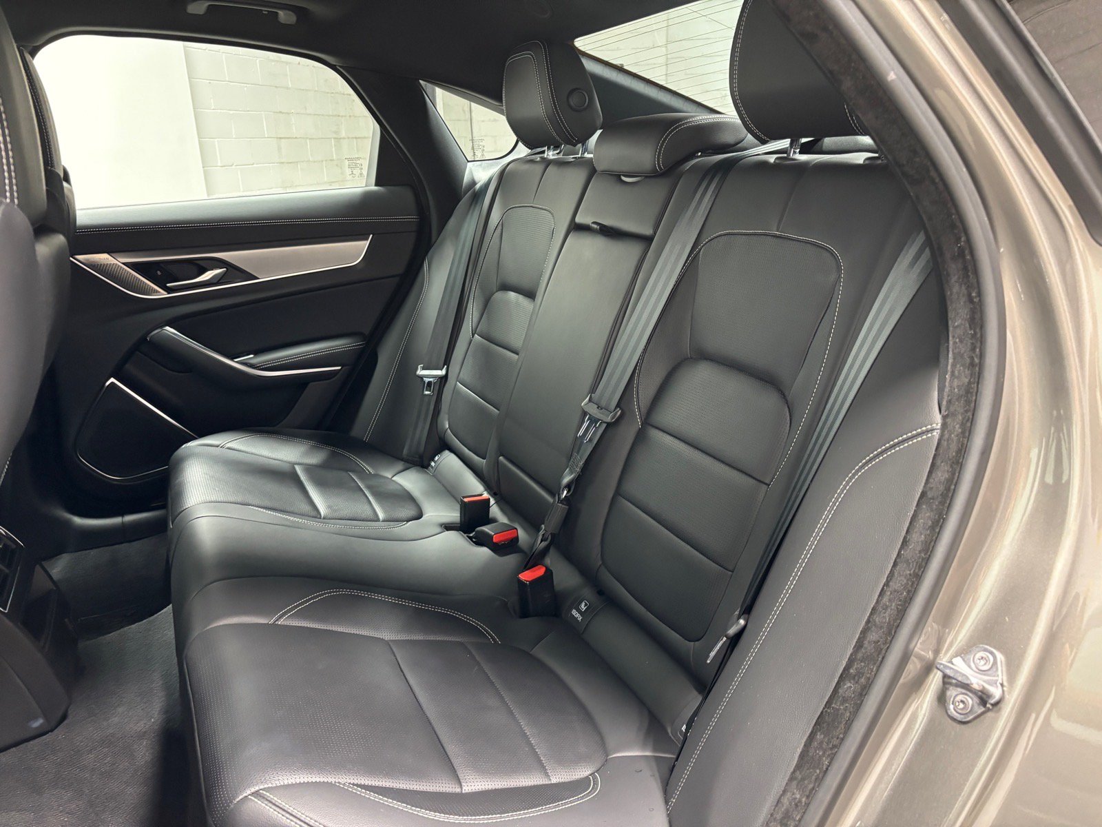 Used 2023 Jaguar XF R-Dynamic SE AWD/4WD image 26