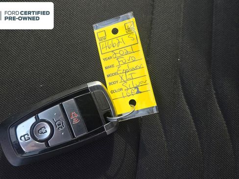 Used 2021 Ford Explorer XLT AWD/4WD image 18