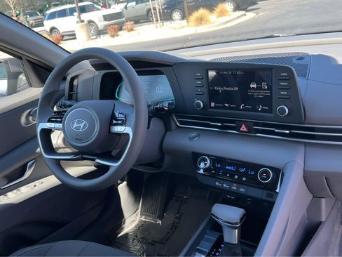 New 2026 Hyundai Elantra Hybrid FWD image 20