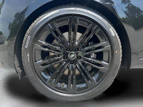 New 2025 Land Rover Range Rover SE image 35