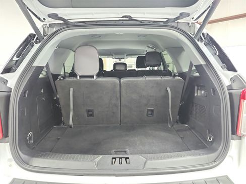 Used 2024 Ford Explorer XLT w/ Equipment Group 202A image 42