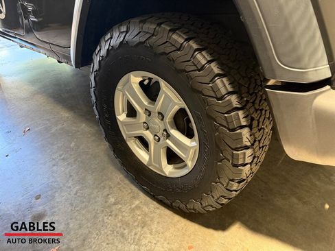Used 2019 Jeep Wrangler Unlimited Sport S AWD/4WD image 42