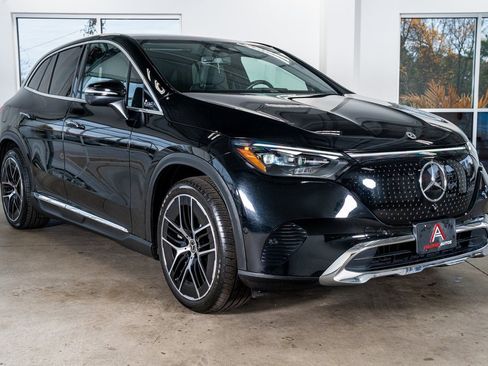 Used 2023 Mercedes-Benz EQE 350+ 4MATIC SUV w/ Exclusive Trim Package image 4