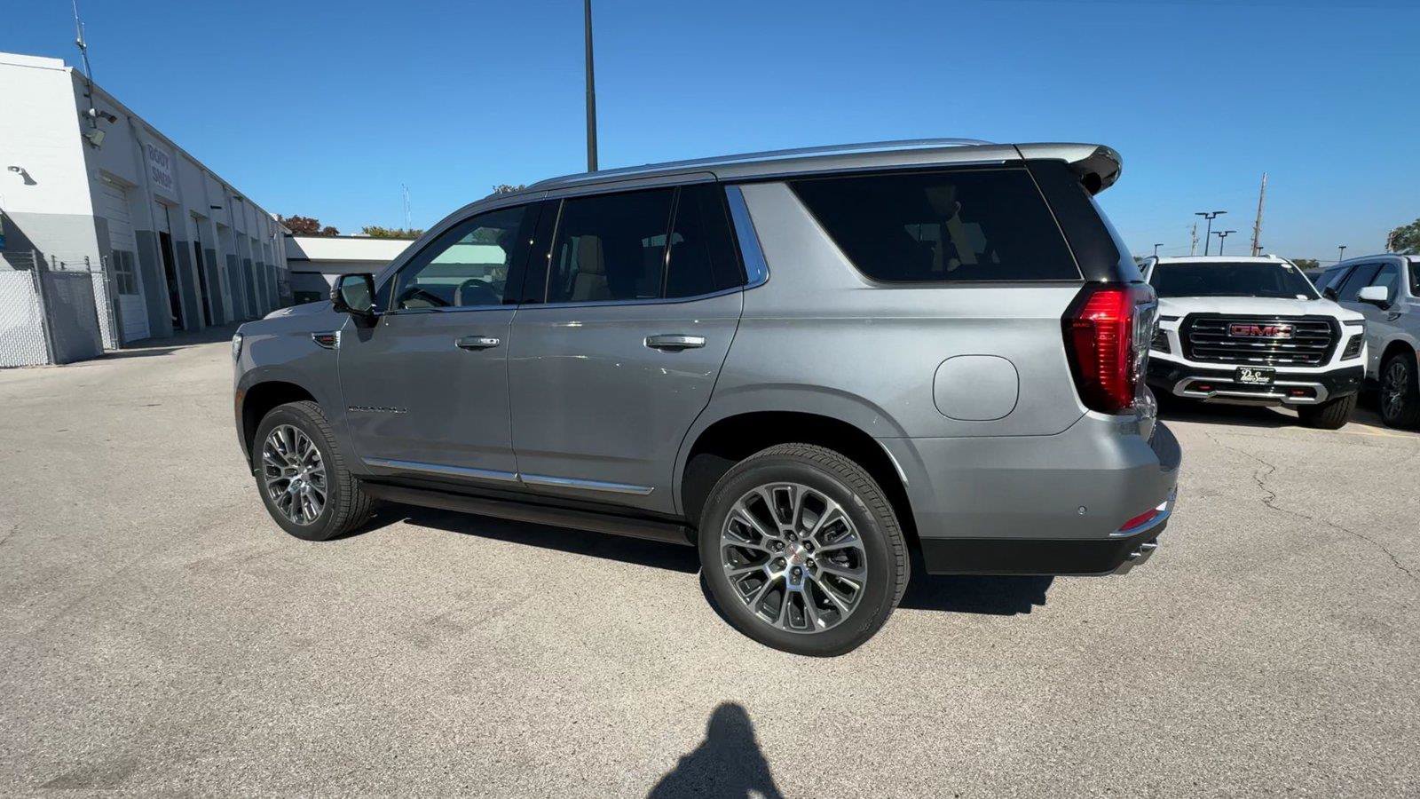 New 2027 GMC Yukon Denali w/ Denali Reserve Package AWD/4WD image 7