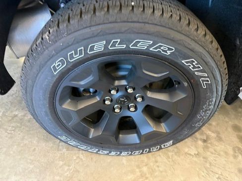 Used 2025 RAM 1500 Big Horn w/ Night Edition AWD/4WD image 18