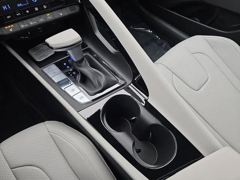 New 2026 Hyundai Elantra Limited FWD image 34