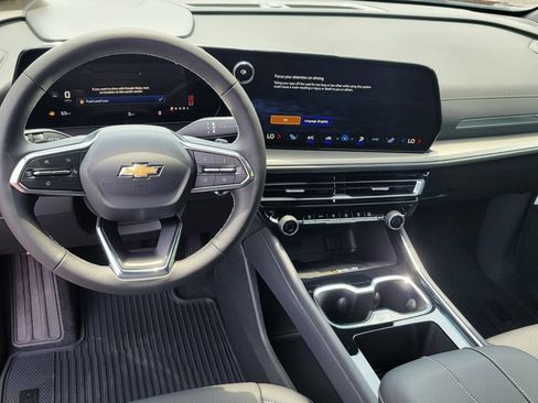 New 2025 Chevrolet Traverse LT w/ Driver Confidence Package image 24