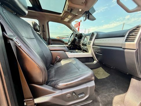 Used 2017 Ford F350 Lariat w/ Lariat Ultimate Package AWD/4WD image 19