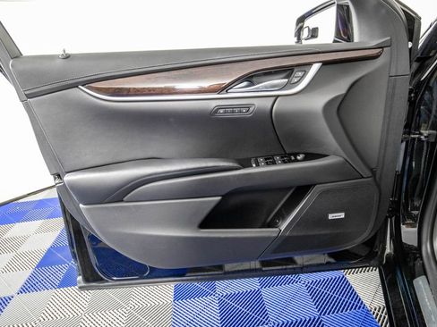 Used 2017 Cadillac XTS Luxury image 13