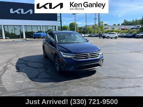 Used 2023 Volkswagen Tiguan SE FWD image 3