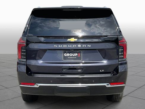 Certified 2025 Chevrolet Suburban LT image 5