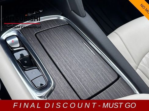 Used 2022 Buick Enclave Avenir image 32