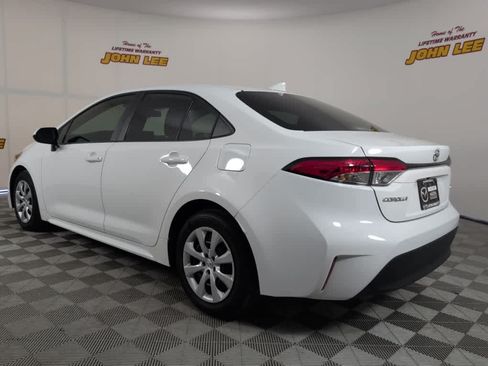 Used 2025 Toyota Corolla LE FWD image 3