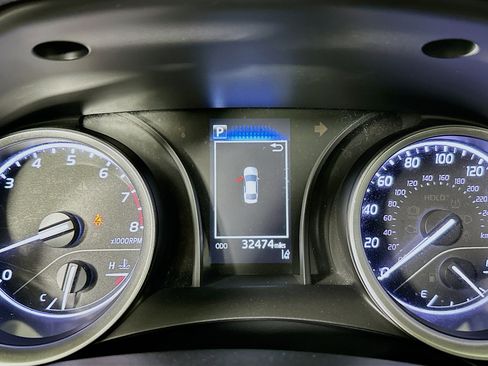 Used 2021 Toyota Camry LE image 19