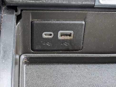 Used 2022 GMC Yukon Denali w/ Advanced Technology Package image 25