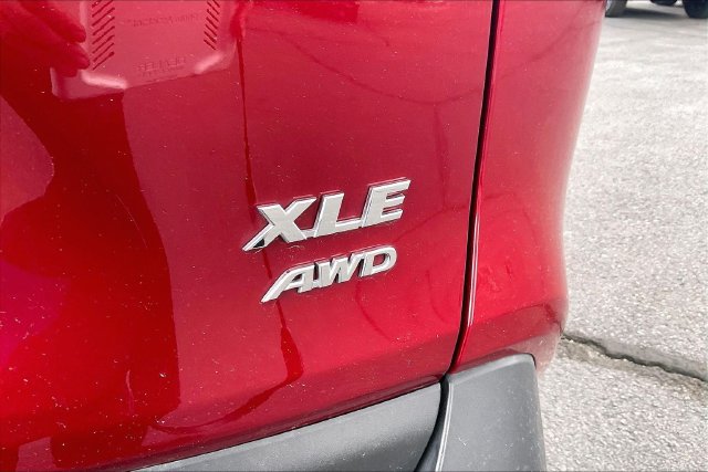 Used 2025 Toyota RAV4 XLE Premium w/ Weather Package AWD/4WD image 34