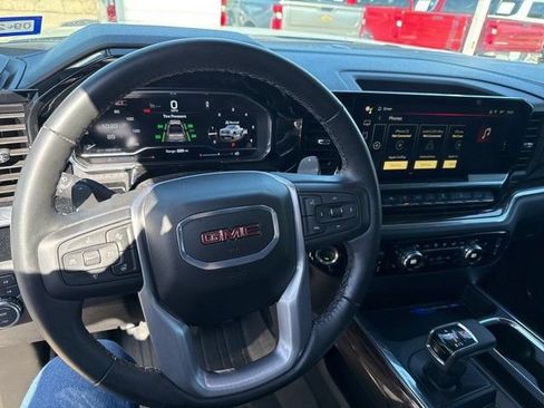 Used 2024 GMC Sierra 1500 Elevation w/ Preferred Package AWD/4WD image 18
