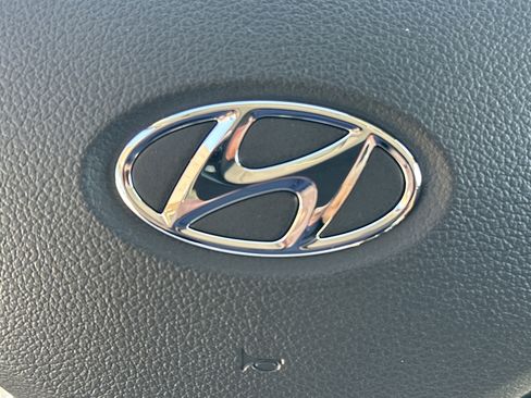 New 2026 Hyundai Venue SE image 25