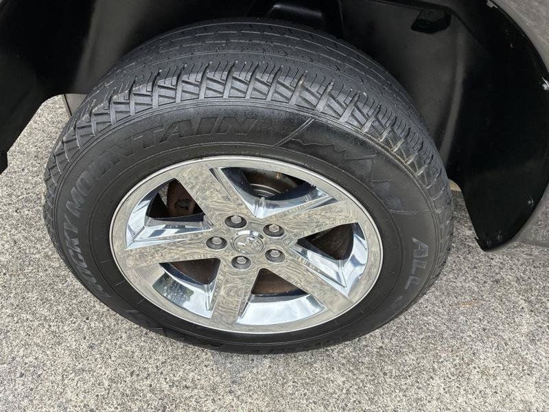 Used 2017 RAM 1500 Express RWD image 37