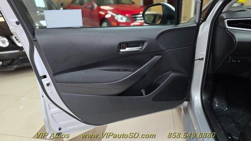 Used 2021 Toyota Corolla LE w/ Carpet Mat Package (TMS) FWD image 12