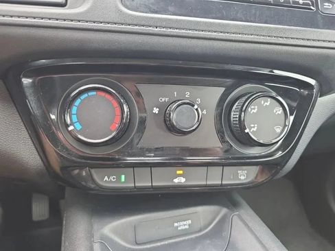 Used 2019 Honda HR-V LX image 26