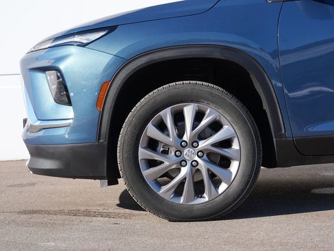 Used 2025 Buick Enclave Preferred image 11