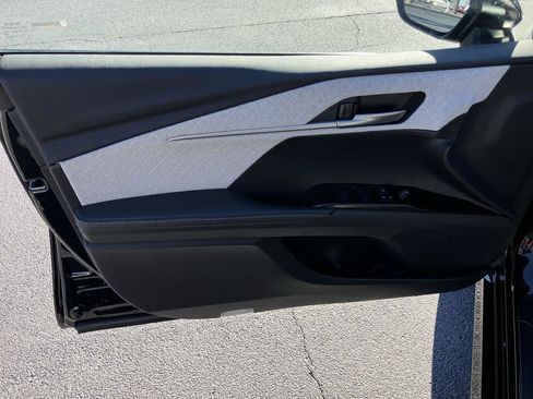 Used 2025 Toyota Camry XLE image 13